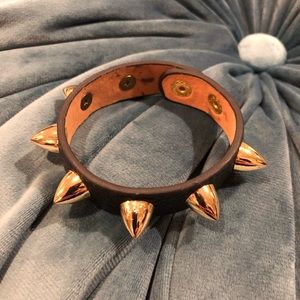 Leather spiked bracelet